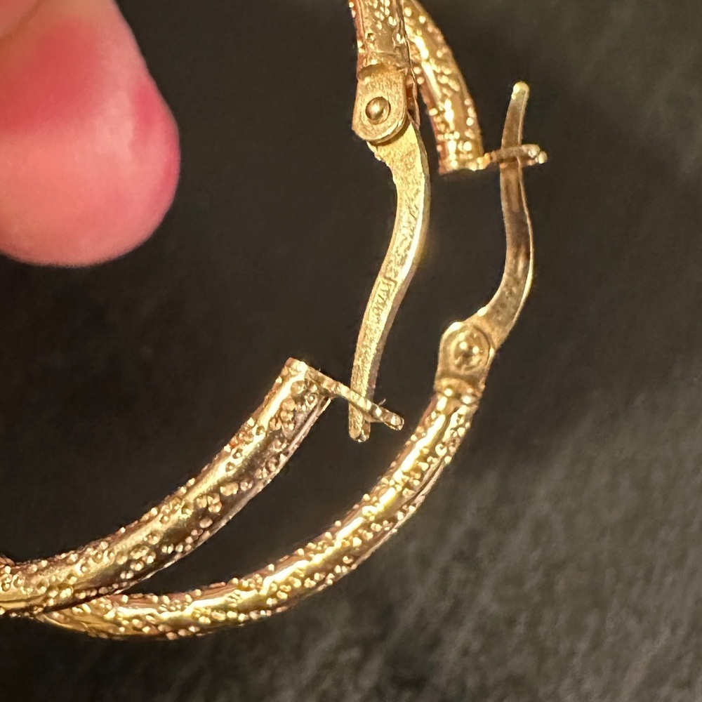 New 14K Solid Gold Elegant Gold Hoop Earrings - Picture 8 of 8
